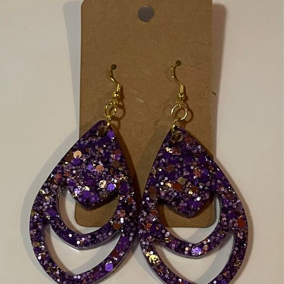 Handmade epoxy resin dangle earrings - purple and gold glitter - Picture 1 of 6